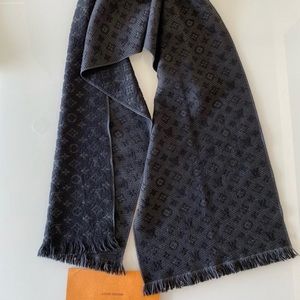 Louis Vuitton Accessories - LOUIS VUITTON Wool Monogram Classic Scarf Black Louis Vuitton Accessories - LOUIS VUITTON Wool Monogram Classic Scarf Black
